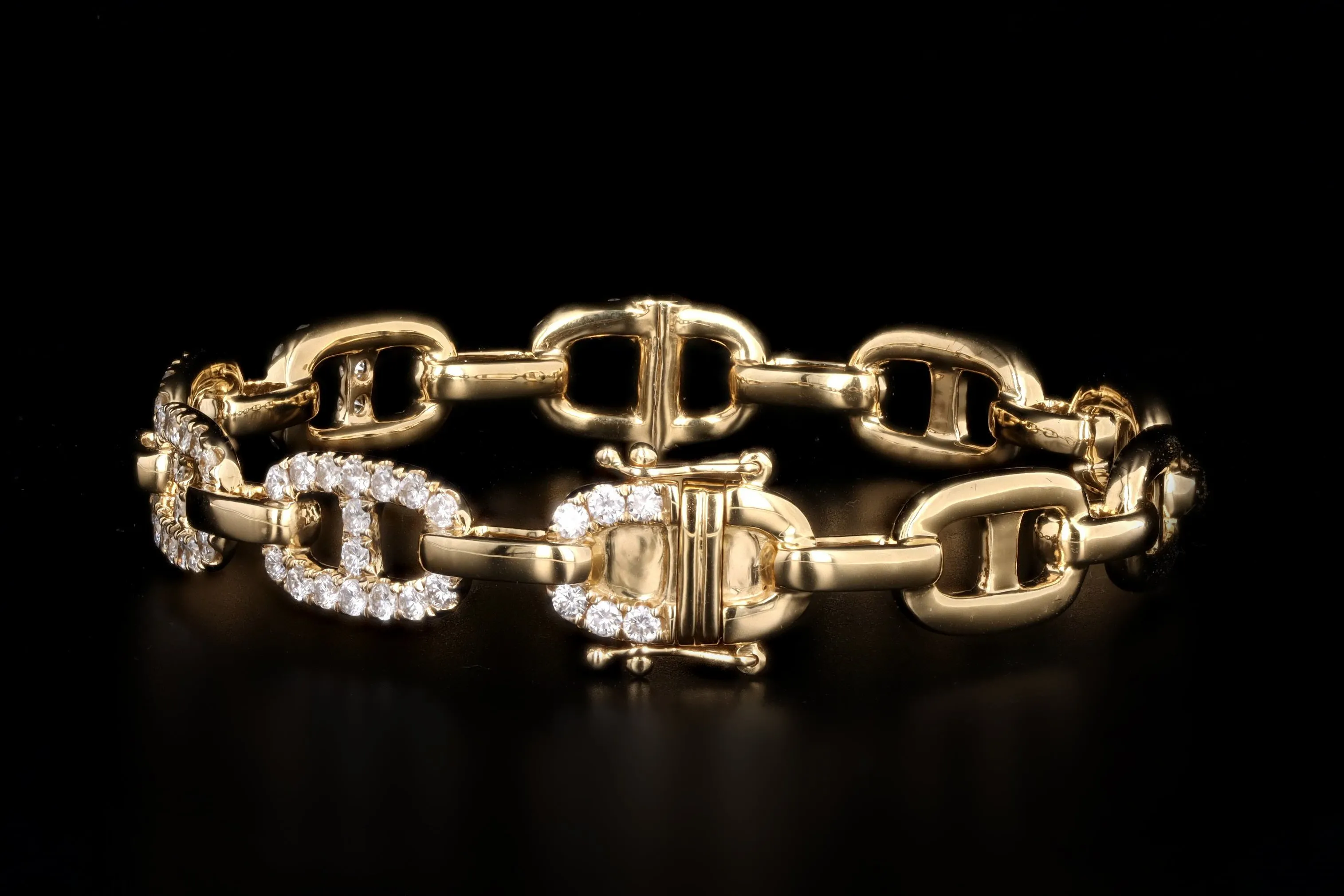18K Yellow Gold 2.0 Carat Total Weight Diamond Mariner Link Bangle