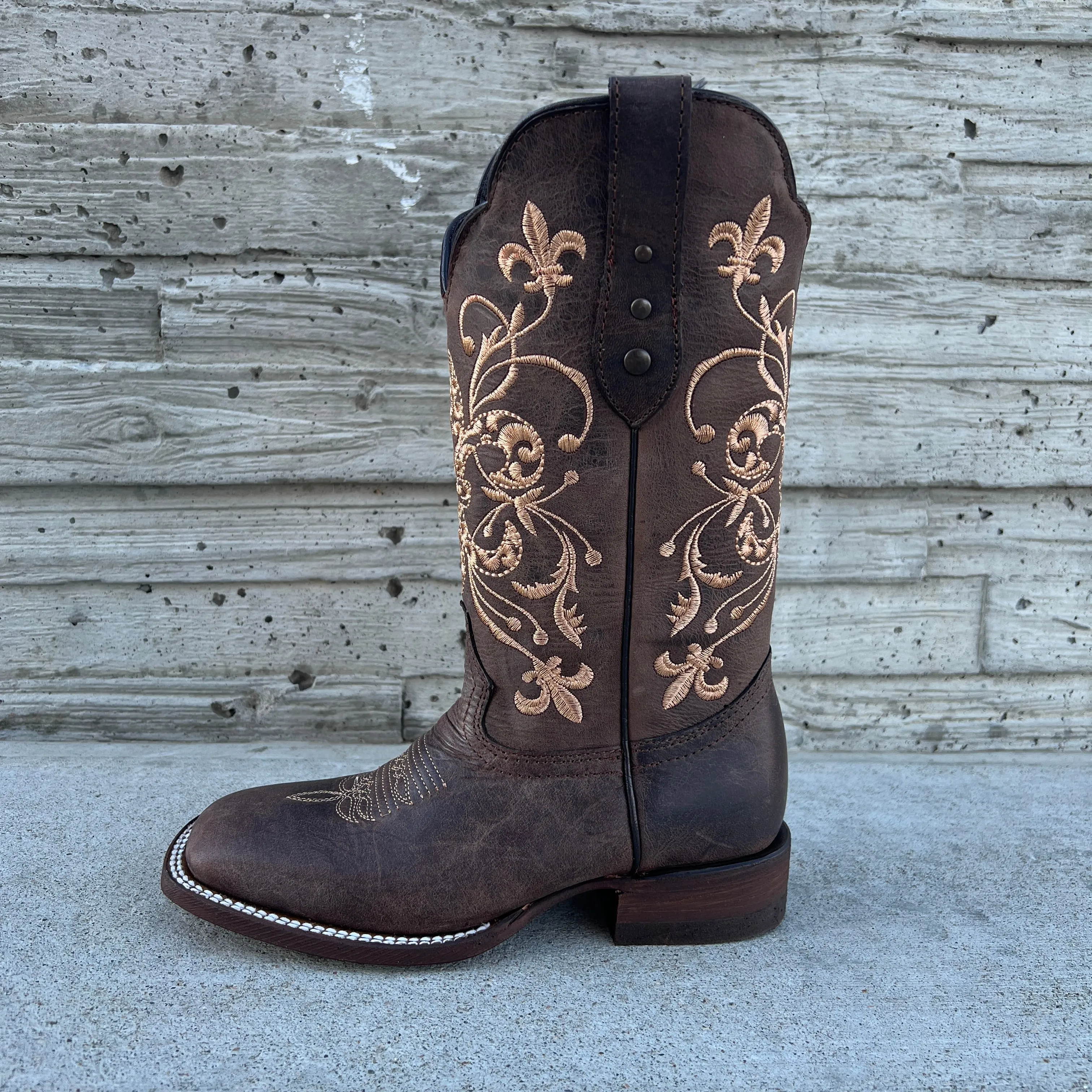 Artillero Brown Embroidered Wide Square Toe Boots