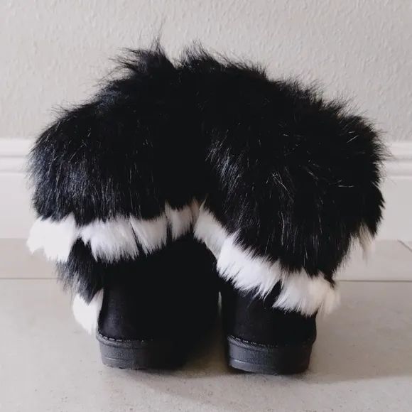 Asymmetrical Faux Fur Boots