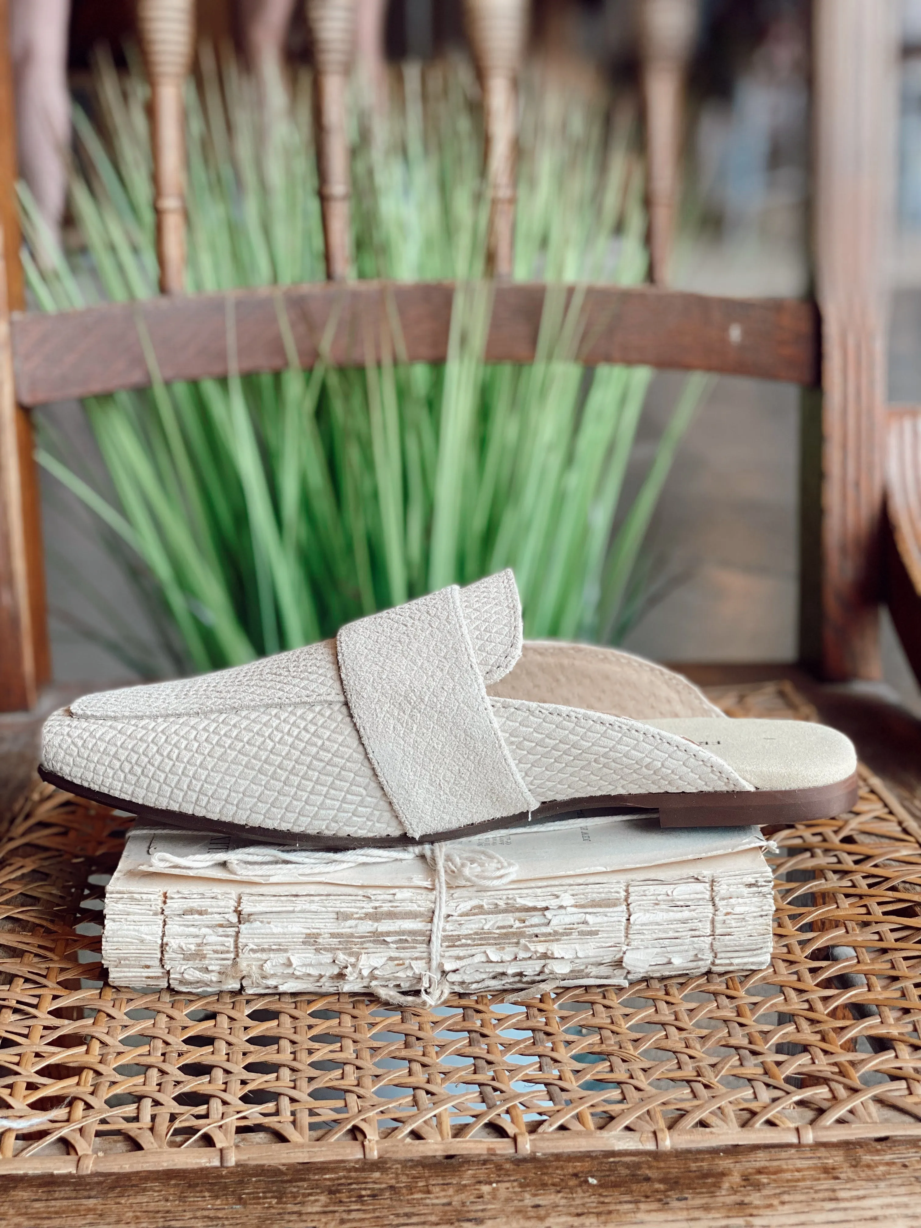 AT EASE LOAFER