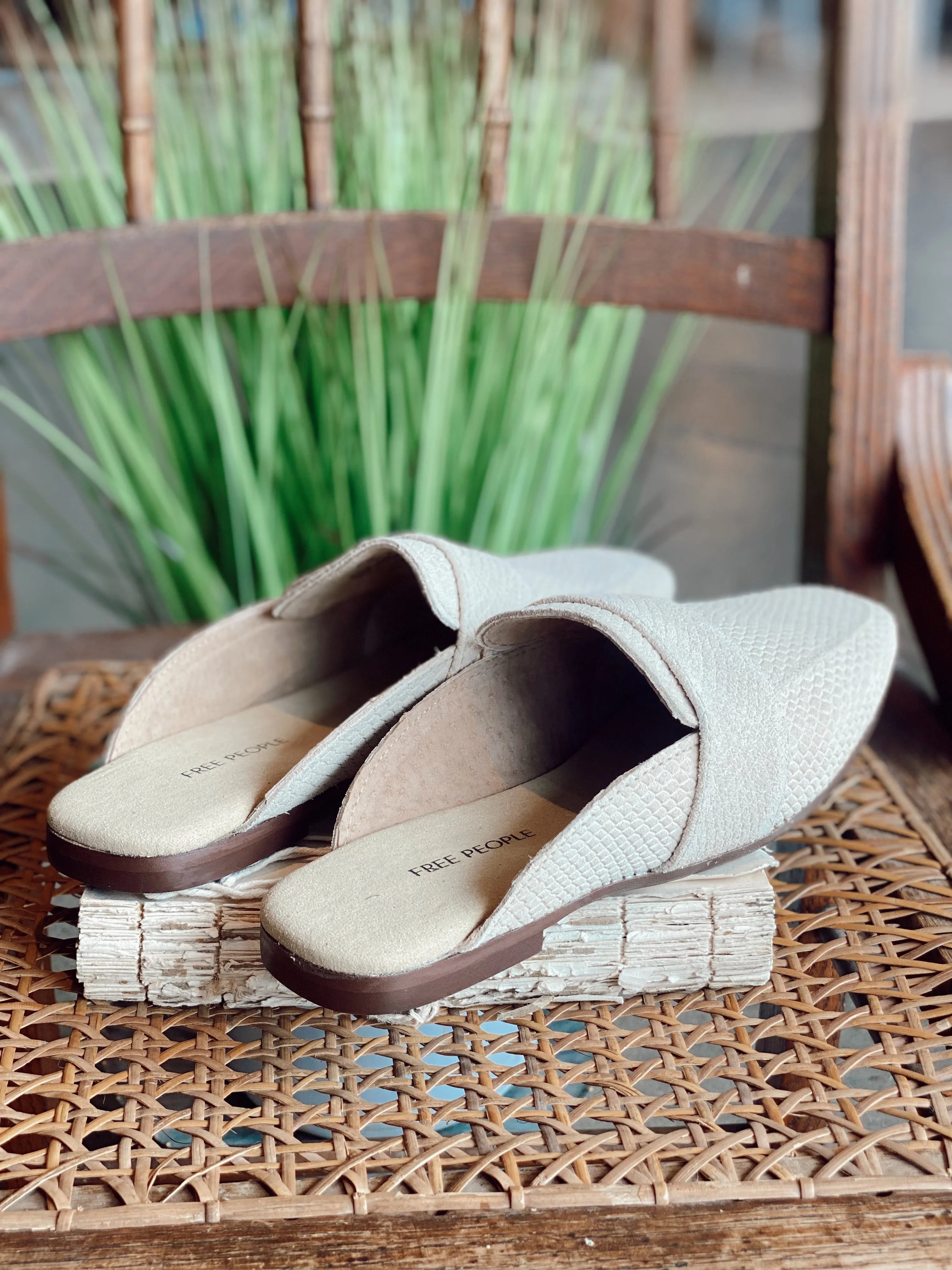 AT EASE LOAFER