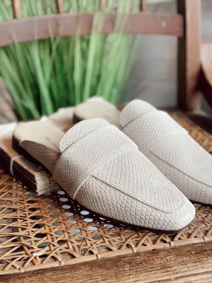 AT EASE LOAFER