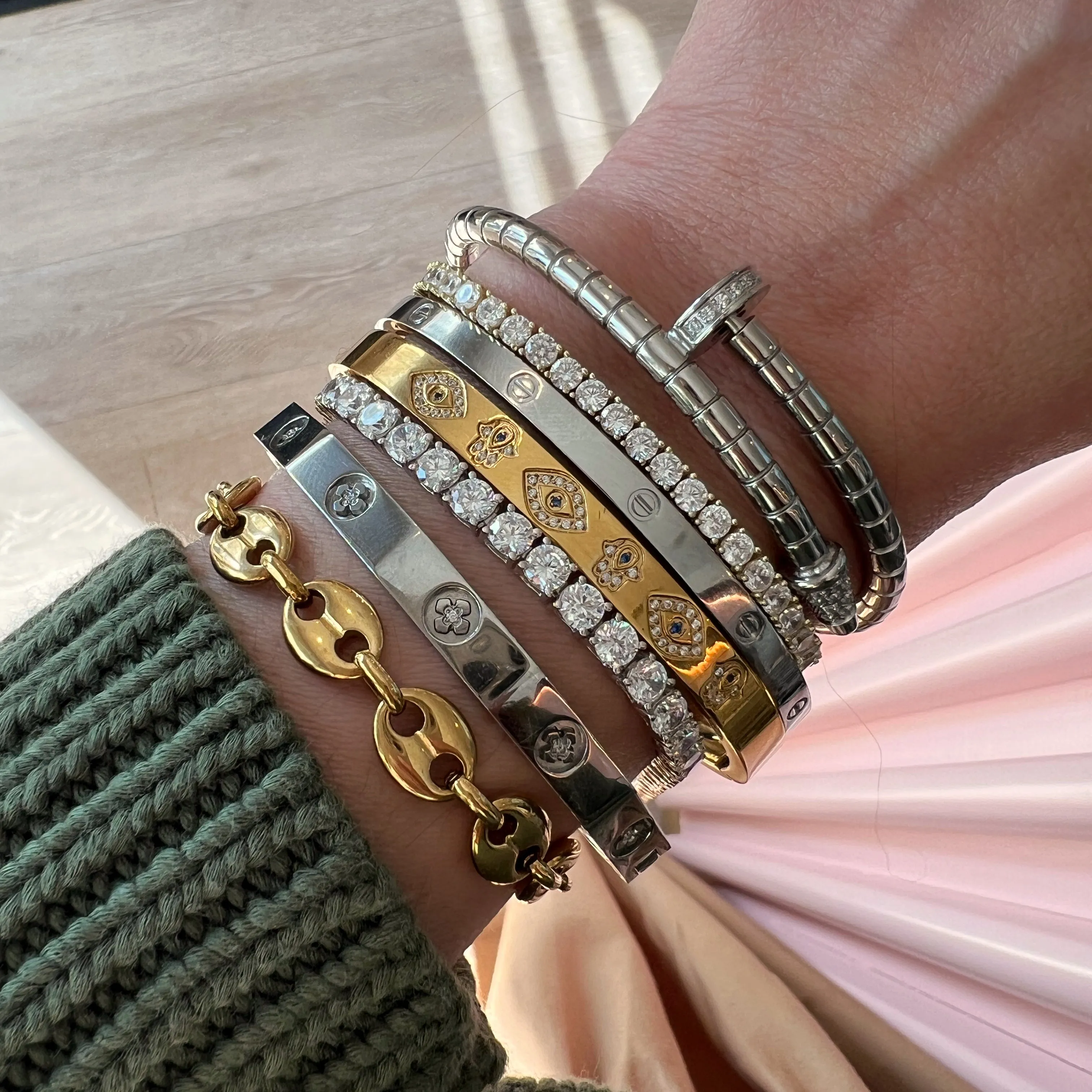 Clavo Pave Bangle