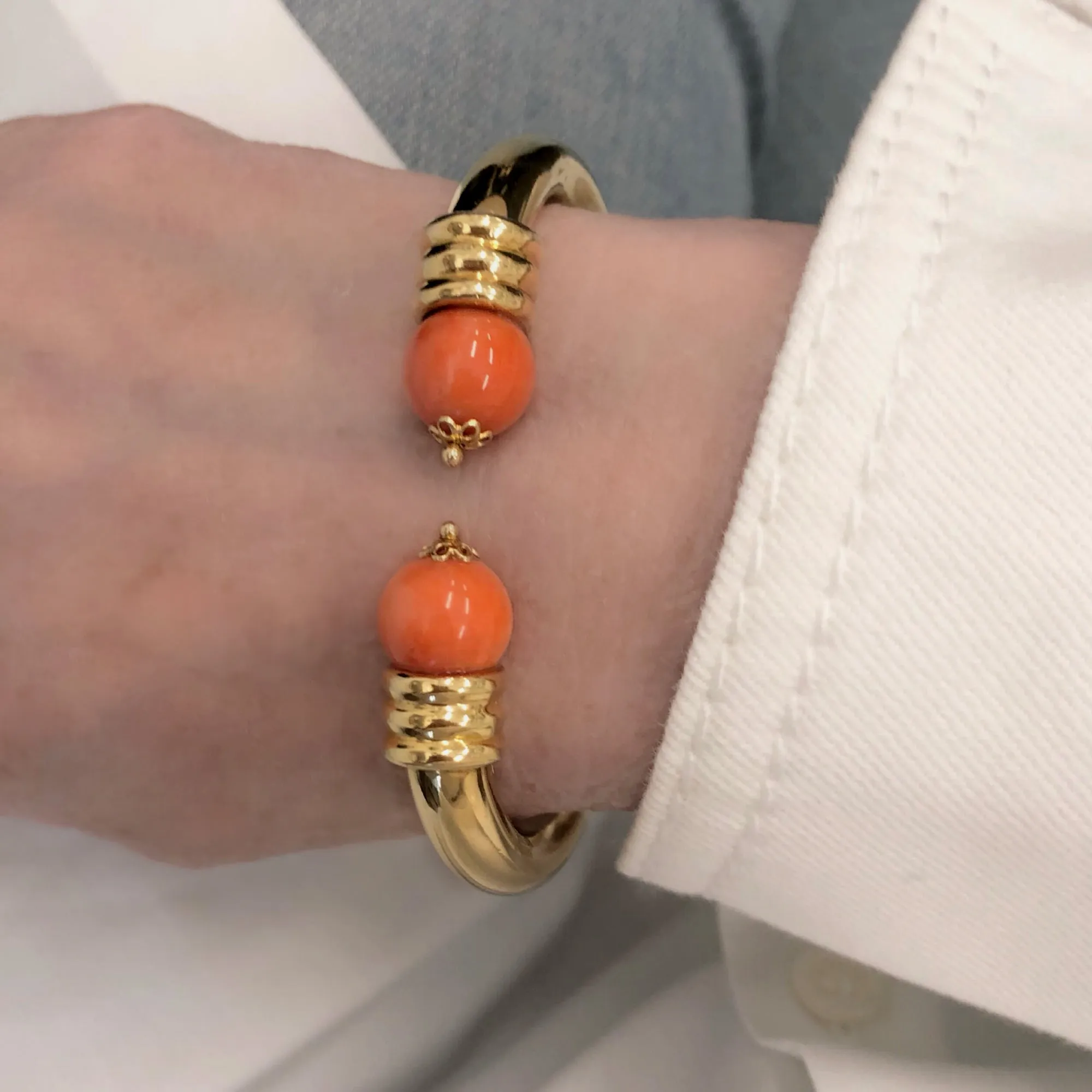 Coral Bead Bangle in 18K, Circa 1980