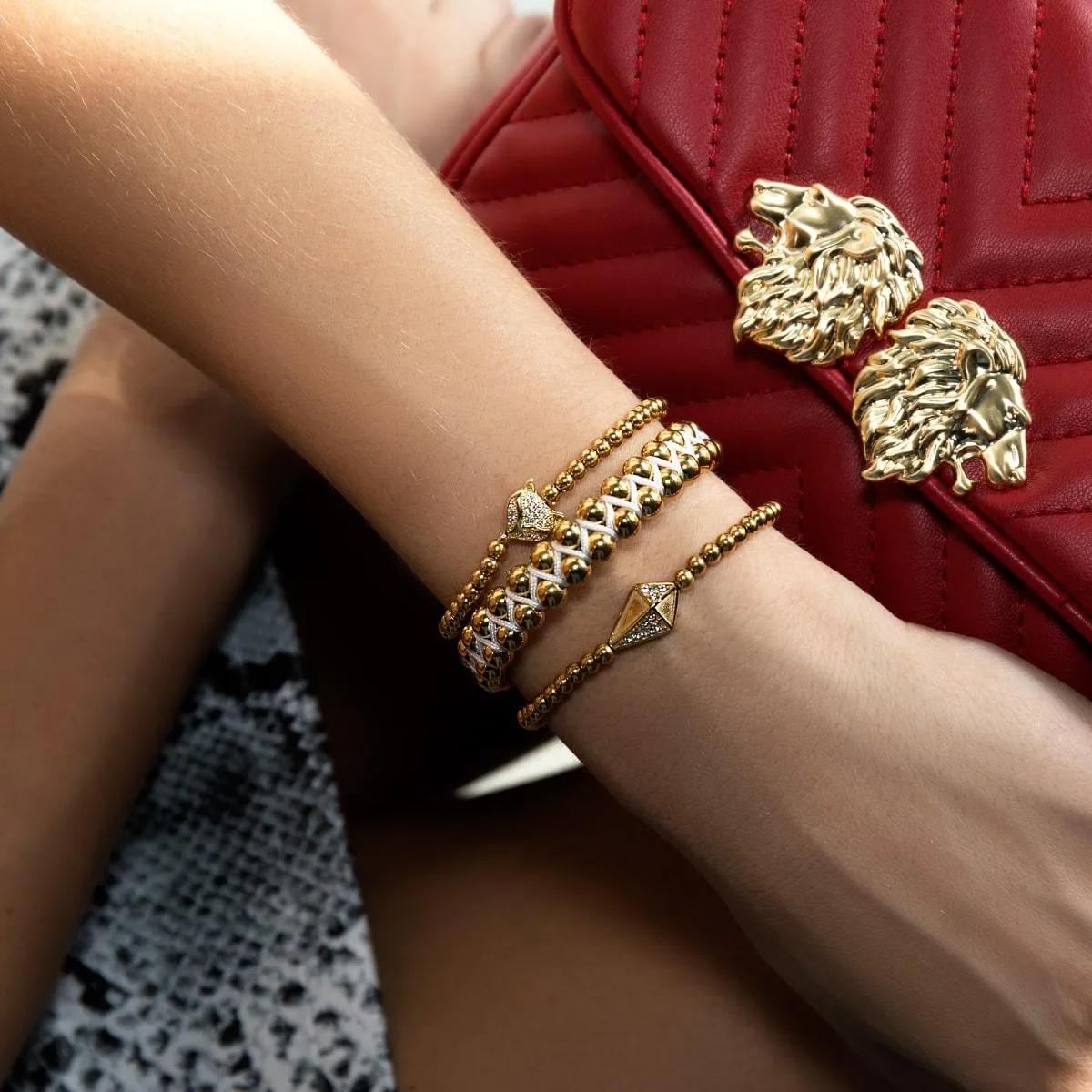 Crystal Fox | 18k Gold | White | Macrame Charmballa Bracelet