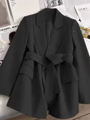 Elegant Lola Women's Blazer