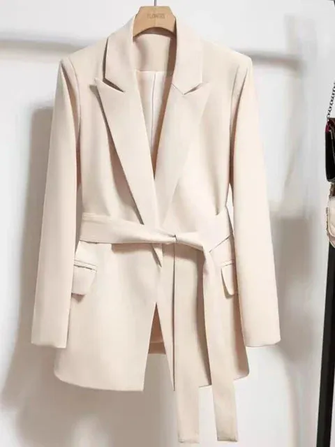 Elegant Lola Women's Blazer