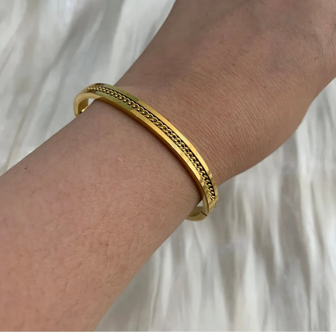 Men & Women 18K Gold Plated Inlaid Chain Bangle Bracelet.