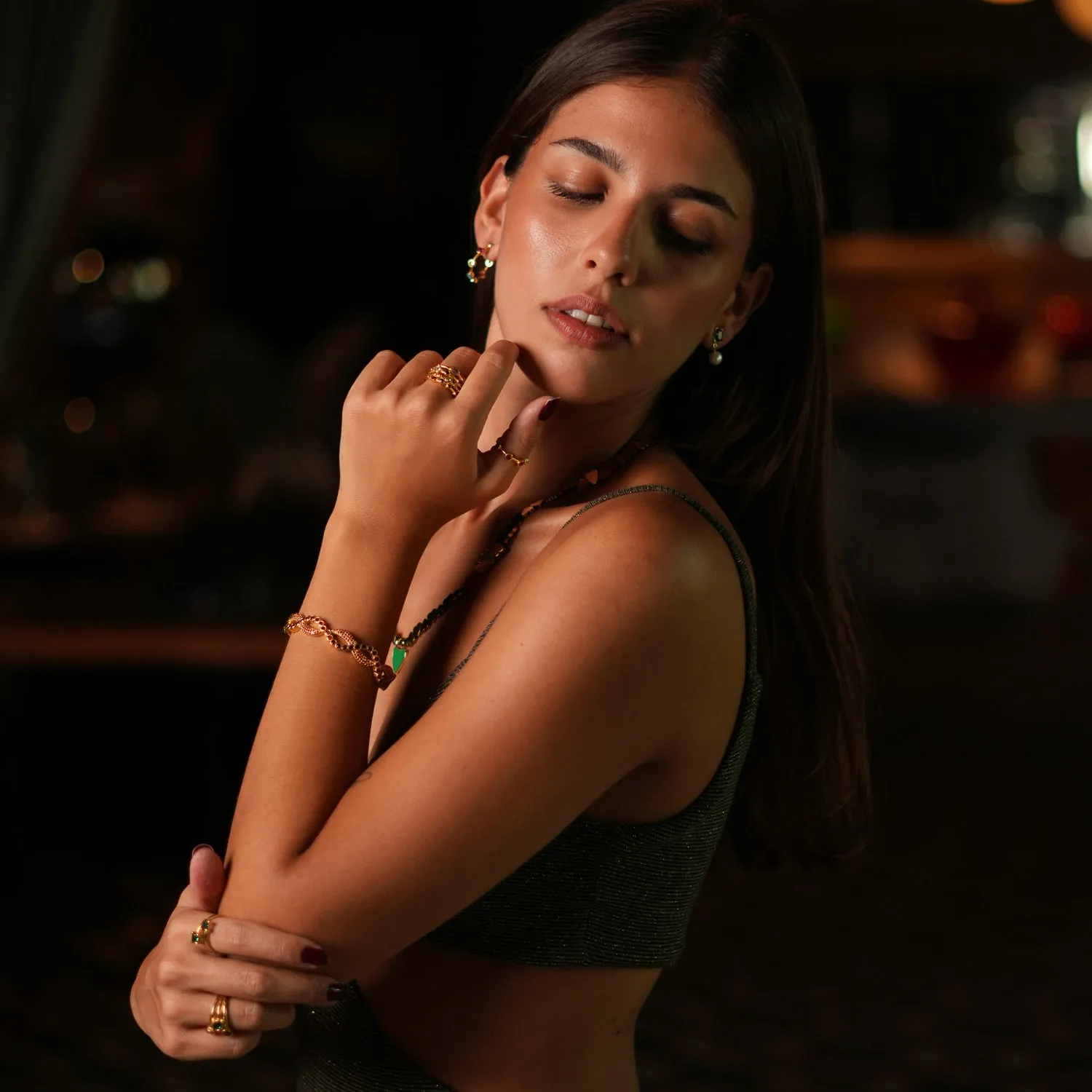 Modern Style Carnelian Gemstone & Gold Bangle Bracelet