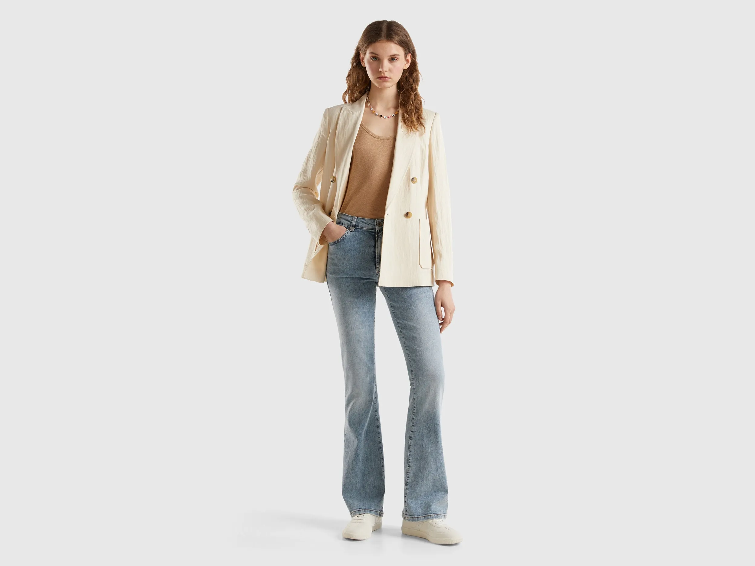 Peaked Lapel Collar Solid Blazer