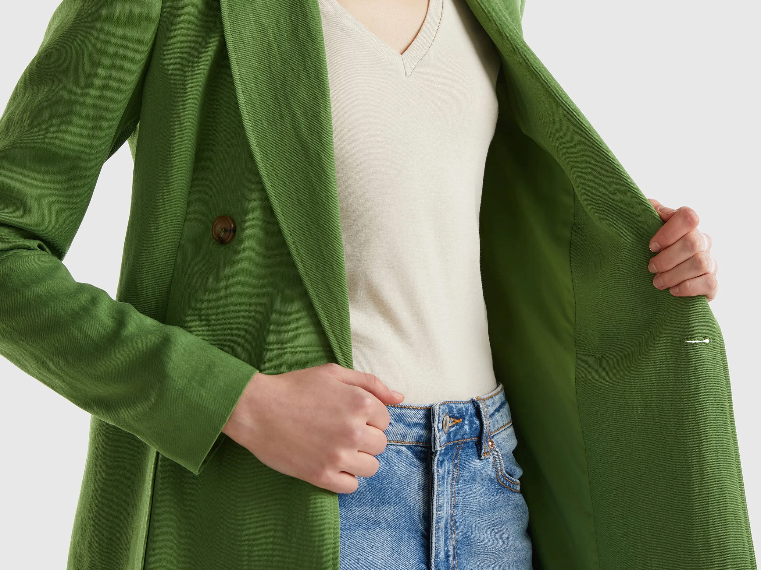 Peaked Lapel Collar Solid Blazer
