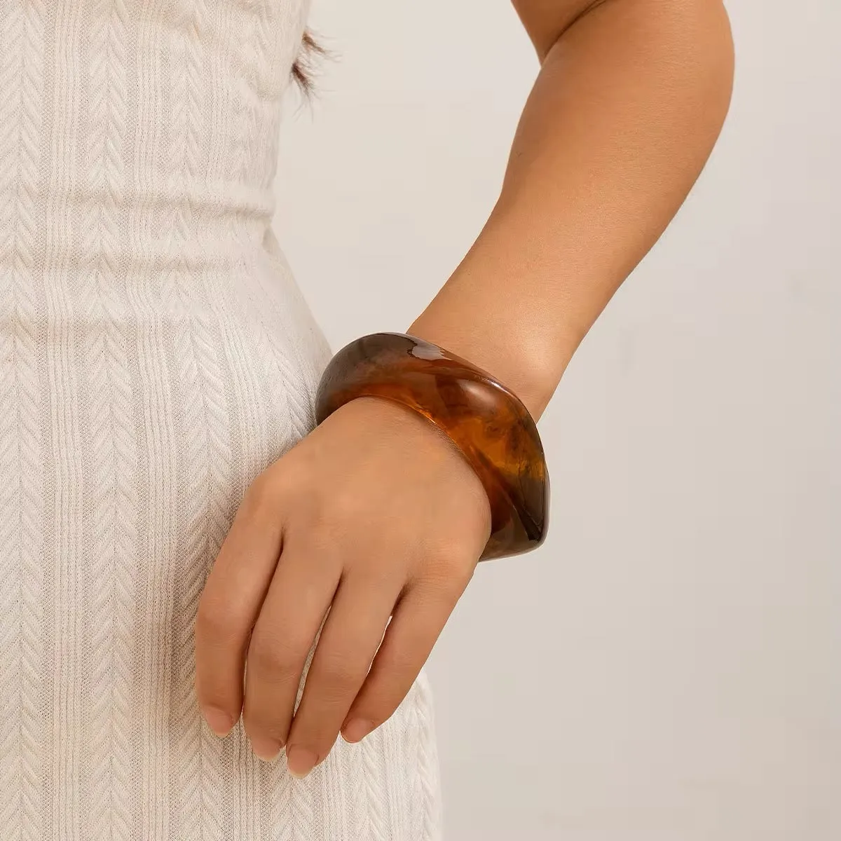 Retro Aesthetic Exaggerated Irregular Big Acrylic Bangle Bracelets