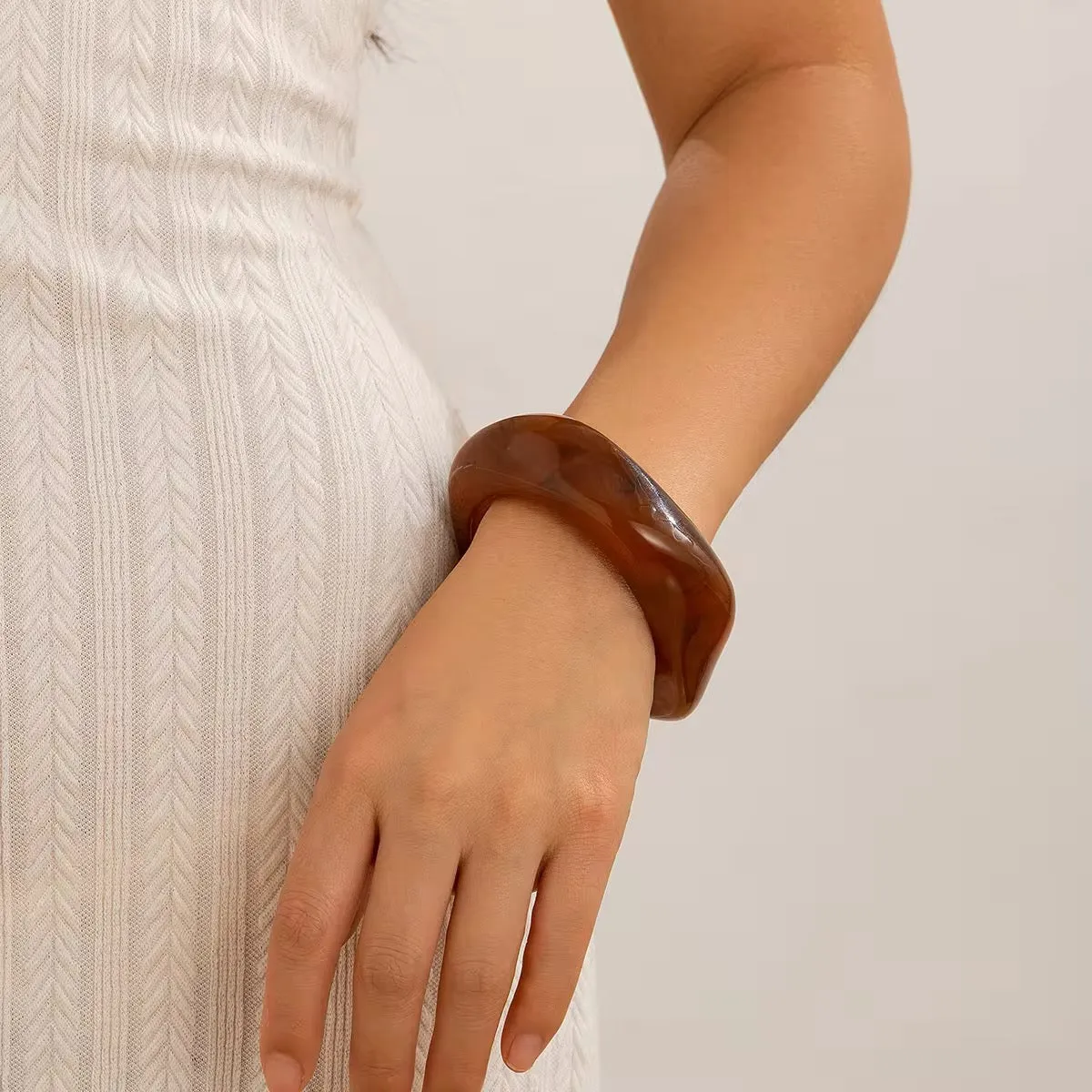 Retro Aesthetic Exaggerated Irregular Big Acrylic Bangle Bracelets