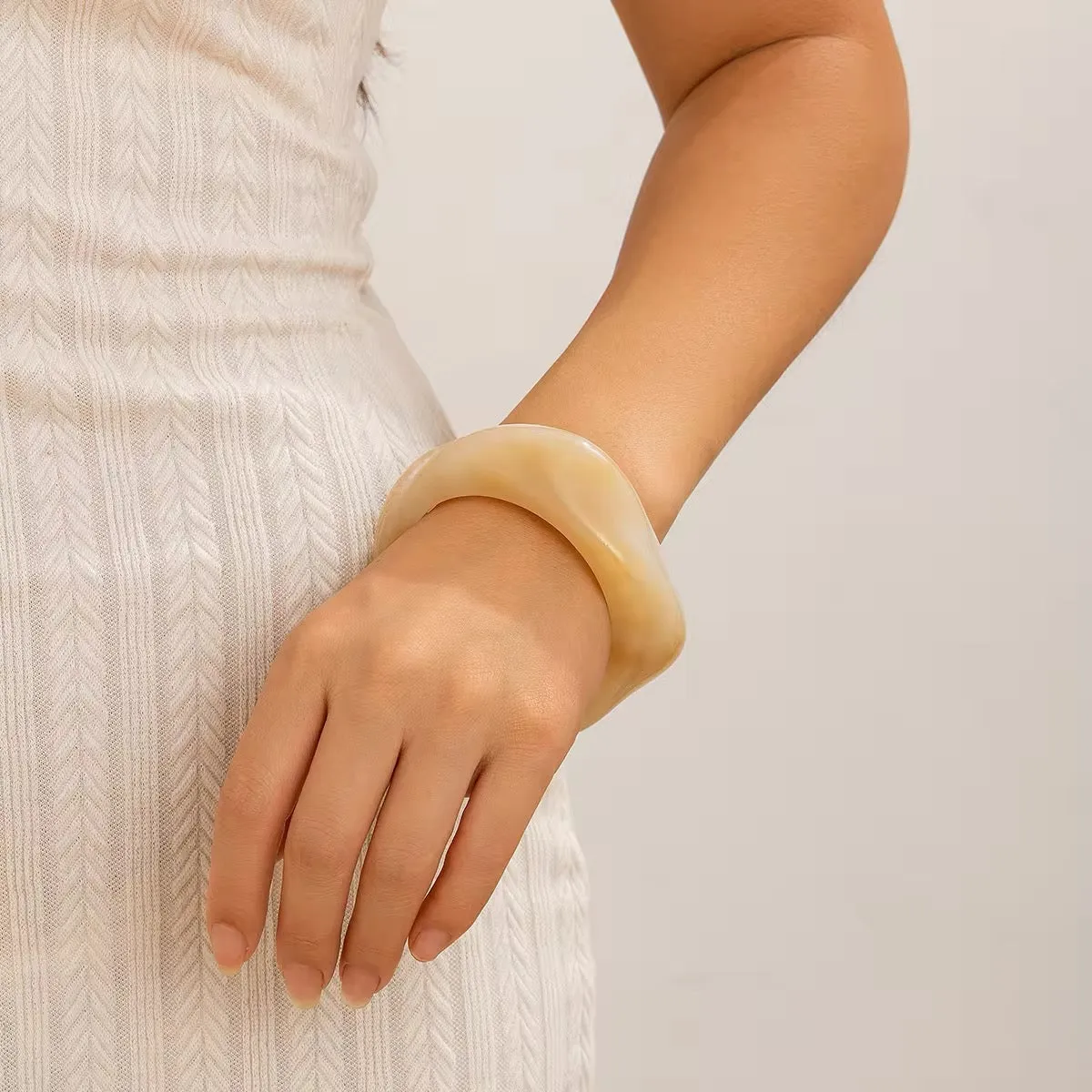 Retro Aesthetic Exaggerated Irregular Big Acrylic Bangle Bracelets