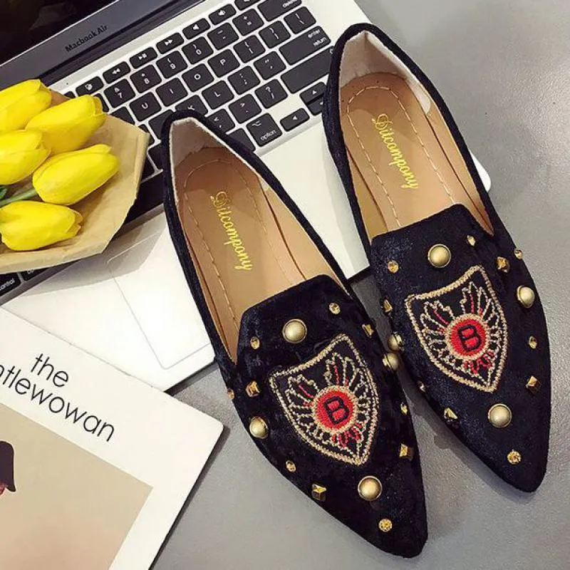 Rivet flat Shoes women Fashion Casual lazy Loafers