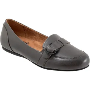 SoftWalk Womens Serra Leather Slip-On Loafers