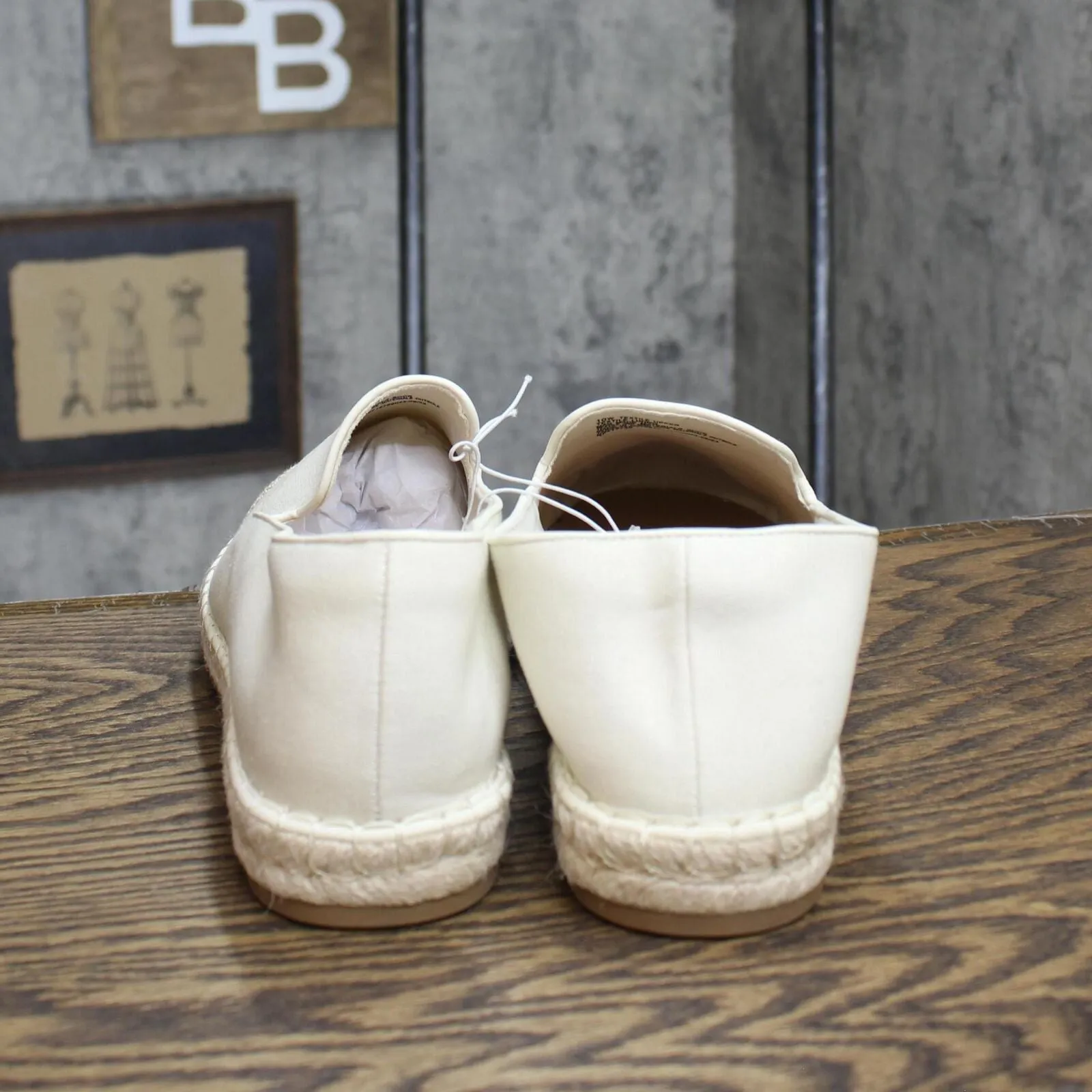 Universal Thread Women's Skipper Wide width Espadrille Flats Cream Off White 10W