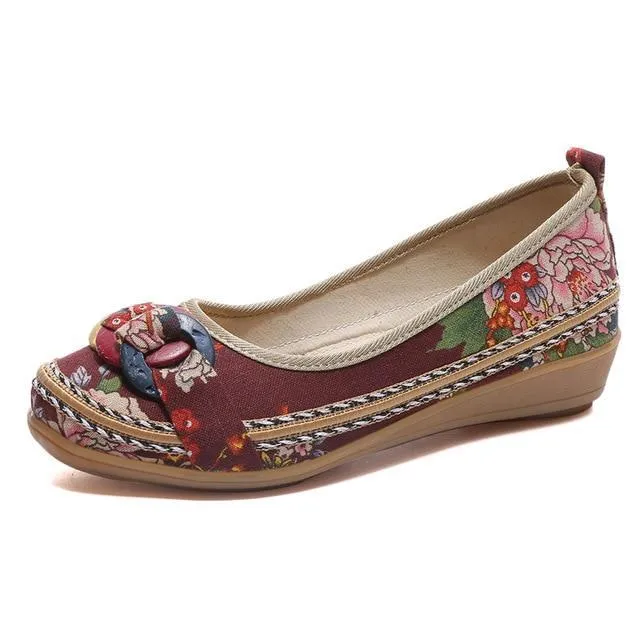 Vintage Women Flats Shoes Ladies Round Toe Slip-On Flat with Shallow Mouth Shoe Ethnic Soft Sole Embroidery Loafer
