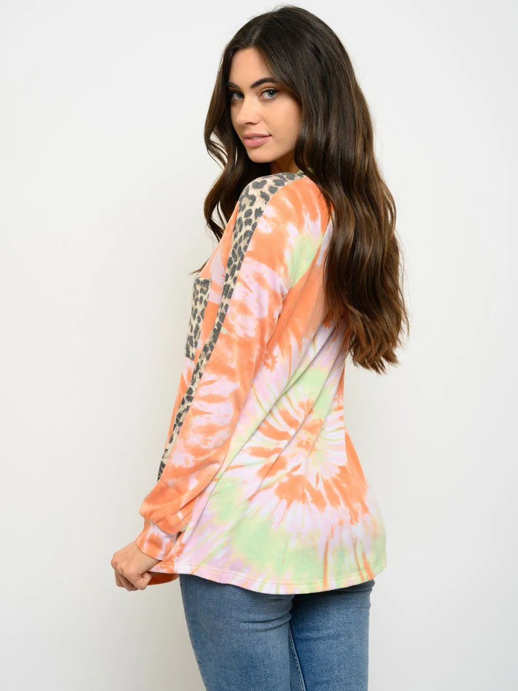 WOMEN'S CONTRAST ANIMAL PRINT TIE DYE LONG SLEEVE TOP