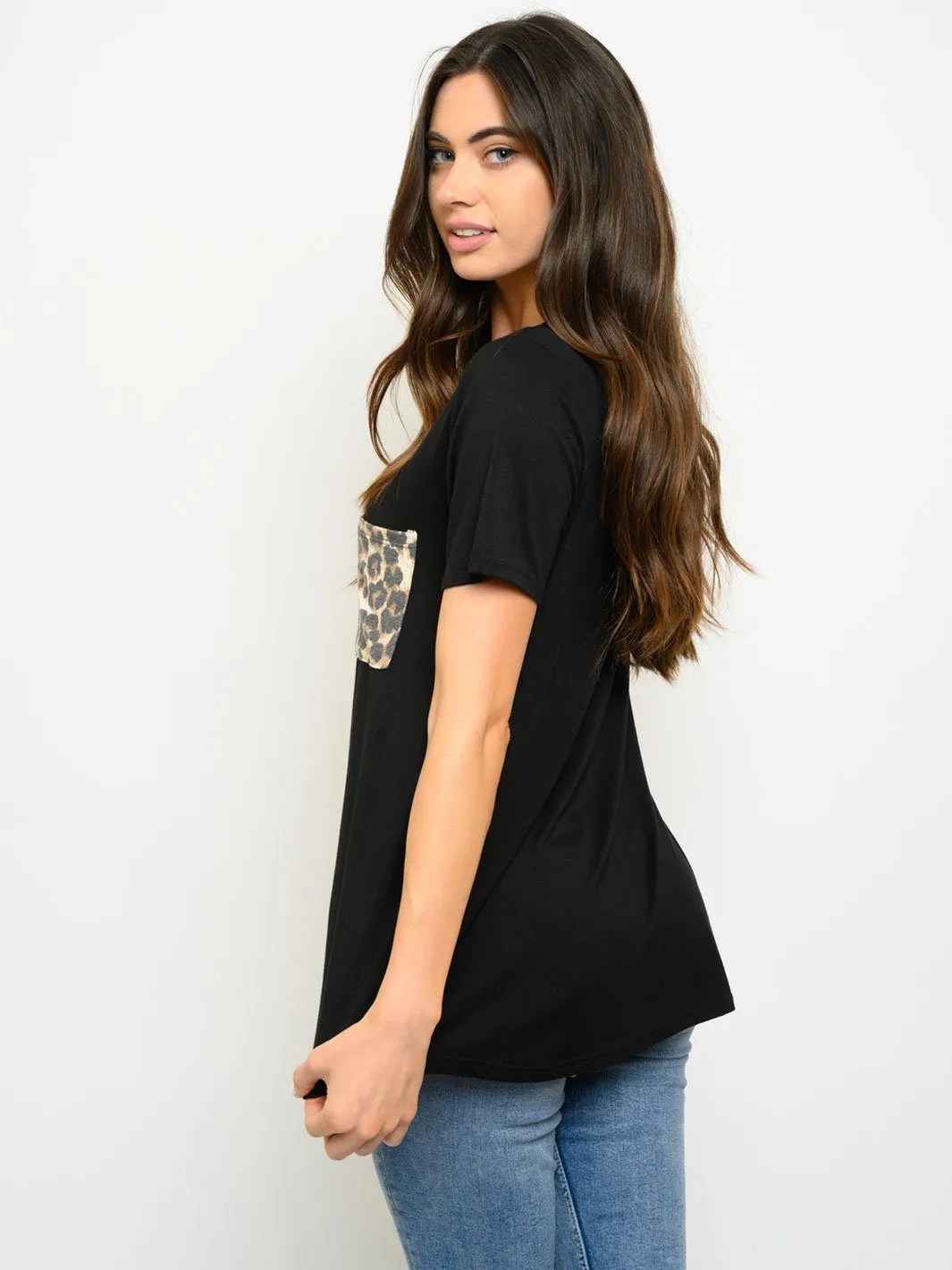 WOMEN'S FRONT ANIMAL PRINT POCKET TOP