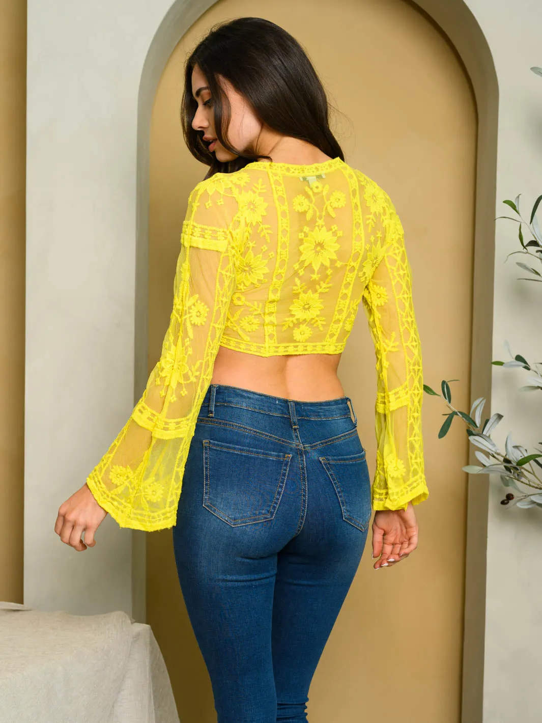 WOMEN'S LONG BELL SLEEVE FRONT TIE CROP TOP