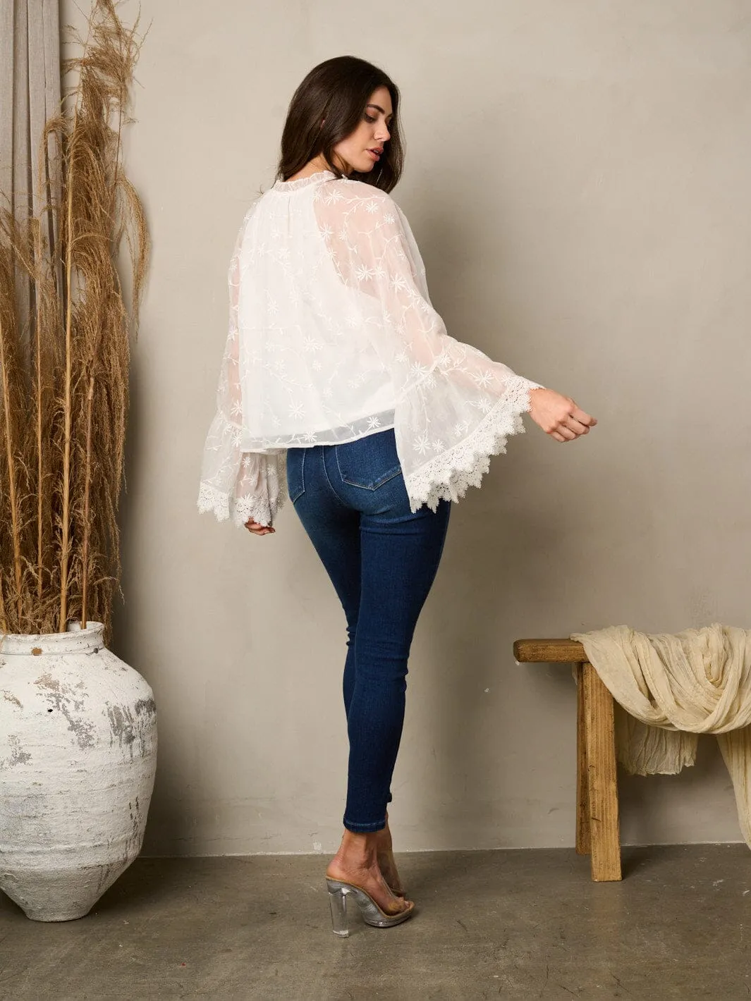 WOMEN'S LONG BELL SLEEVES FLORAL LACE TOP