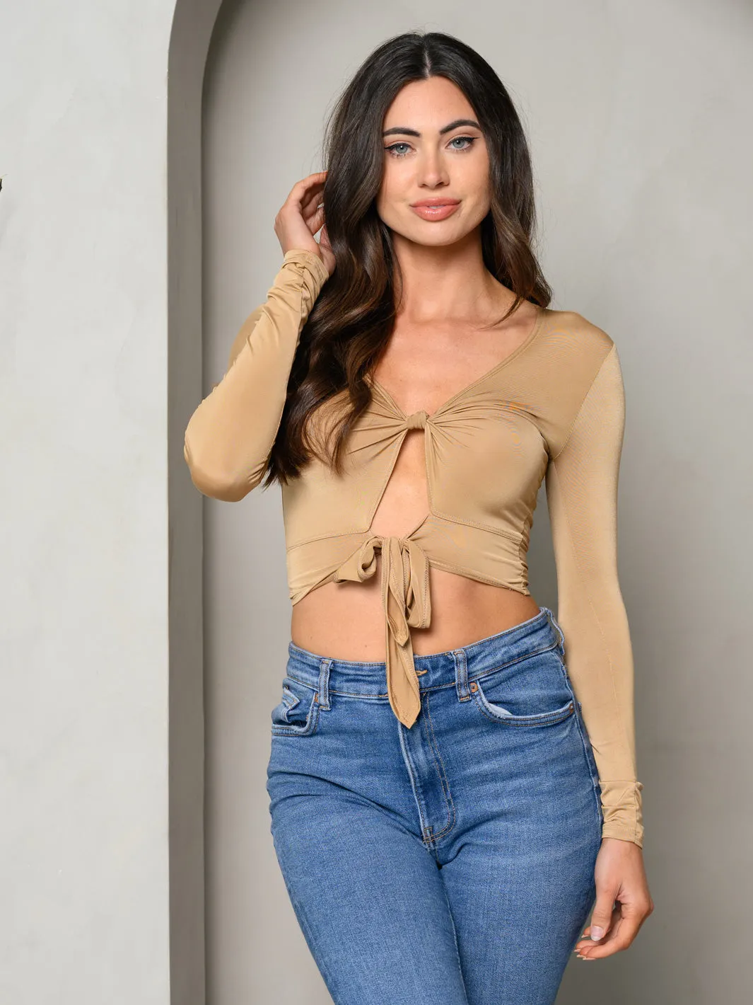 WOMEN'S LONG SLEEVE FRONT TIE AND TWIST CROP TOP