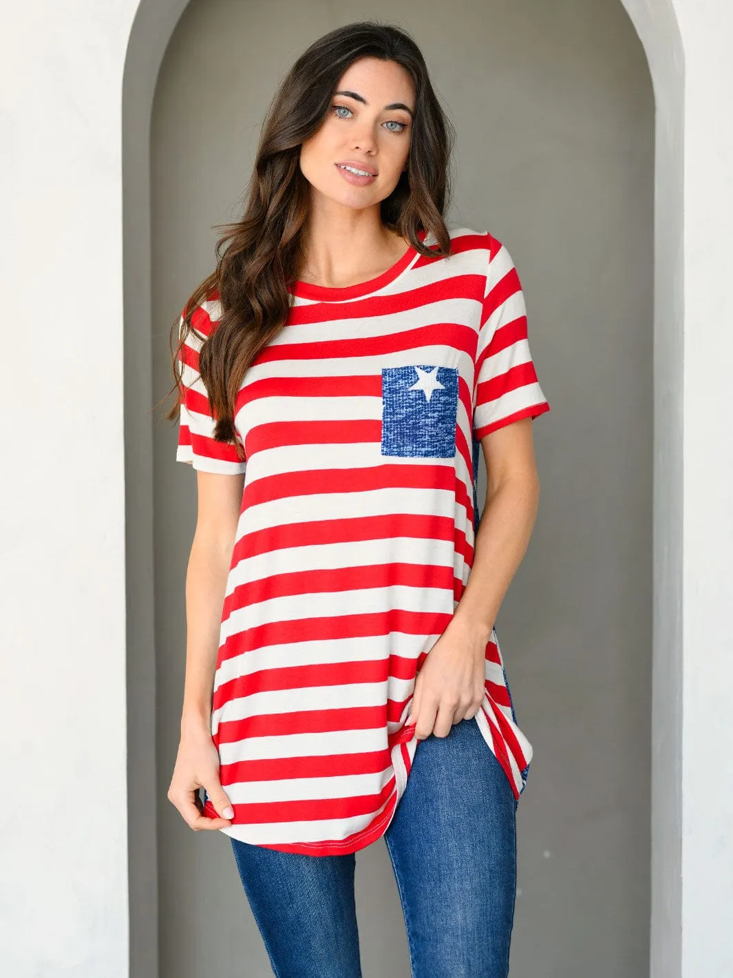 WOMEN'S SHORT SLEEVE V-NECK FRONT POCKET PATRIOTIC PRINT TOP