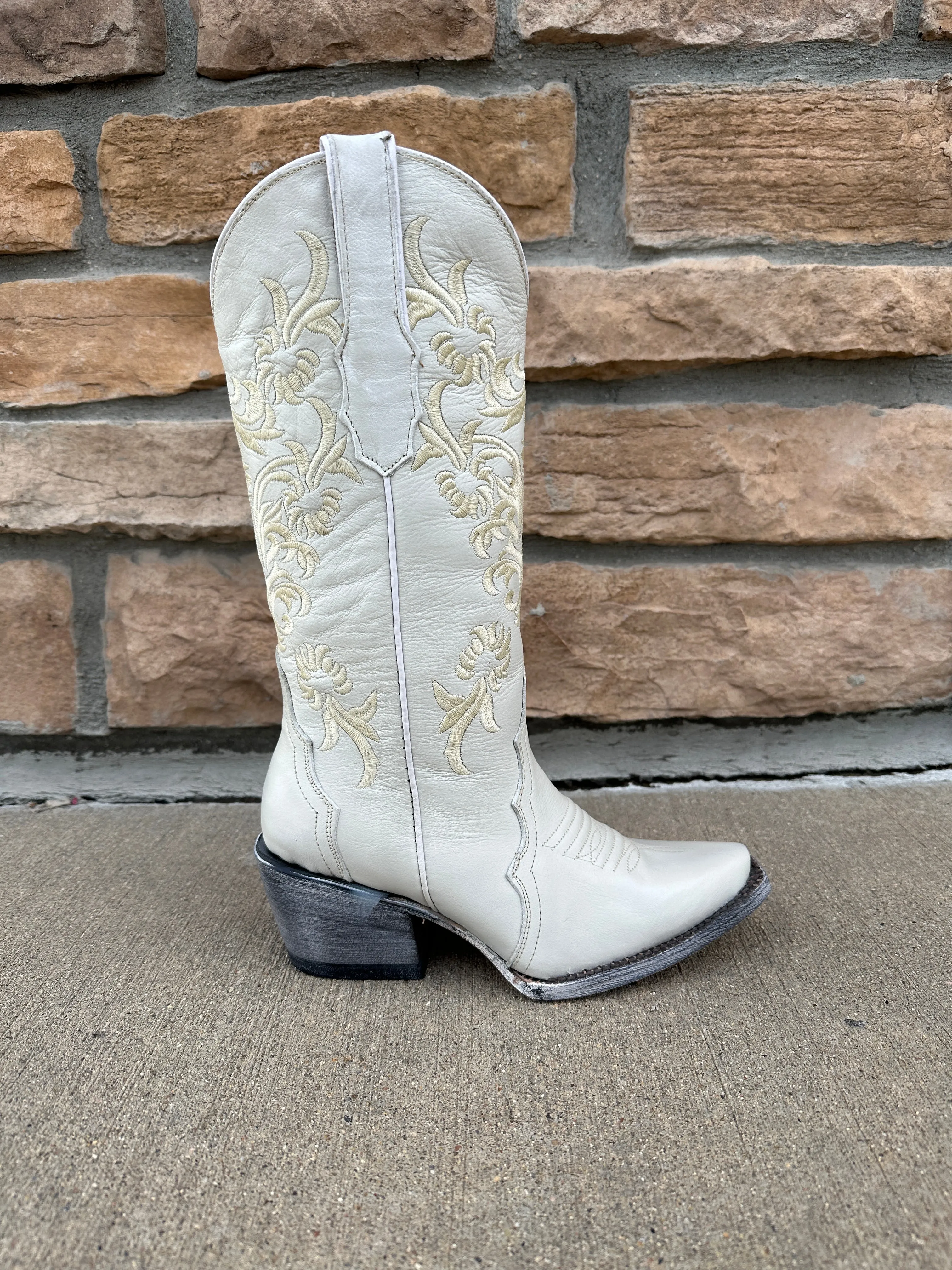 Women's Tanner Mark White Embroidered Boots Snip Toe